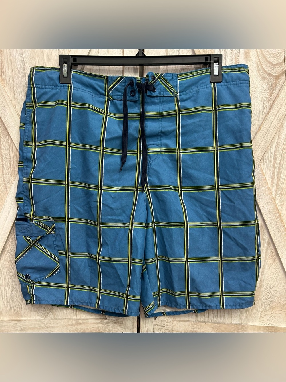 Bass Pro Shops Blue Plaid Athletic Swim Shorts with Drawstring Men XL Mesh Cargo